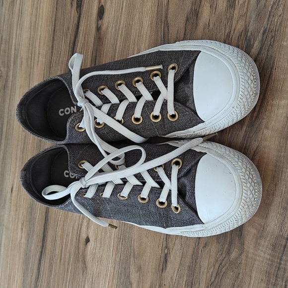 EUC Textured Converse - Picture 2 of 8